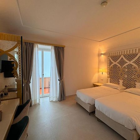 Hotel Rufolo ราเวลโล ภายนอก รูปภาพ