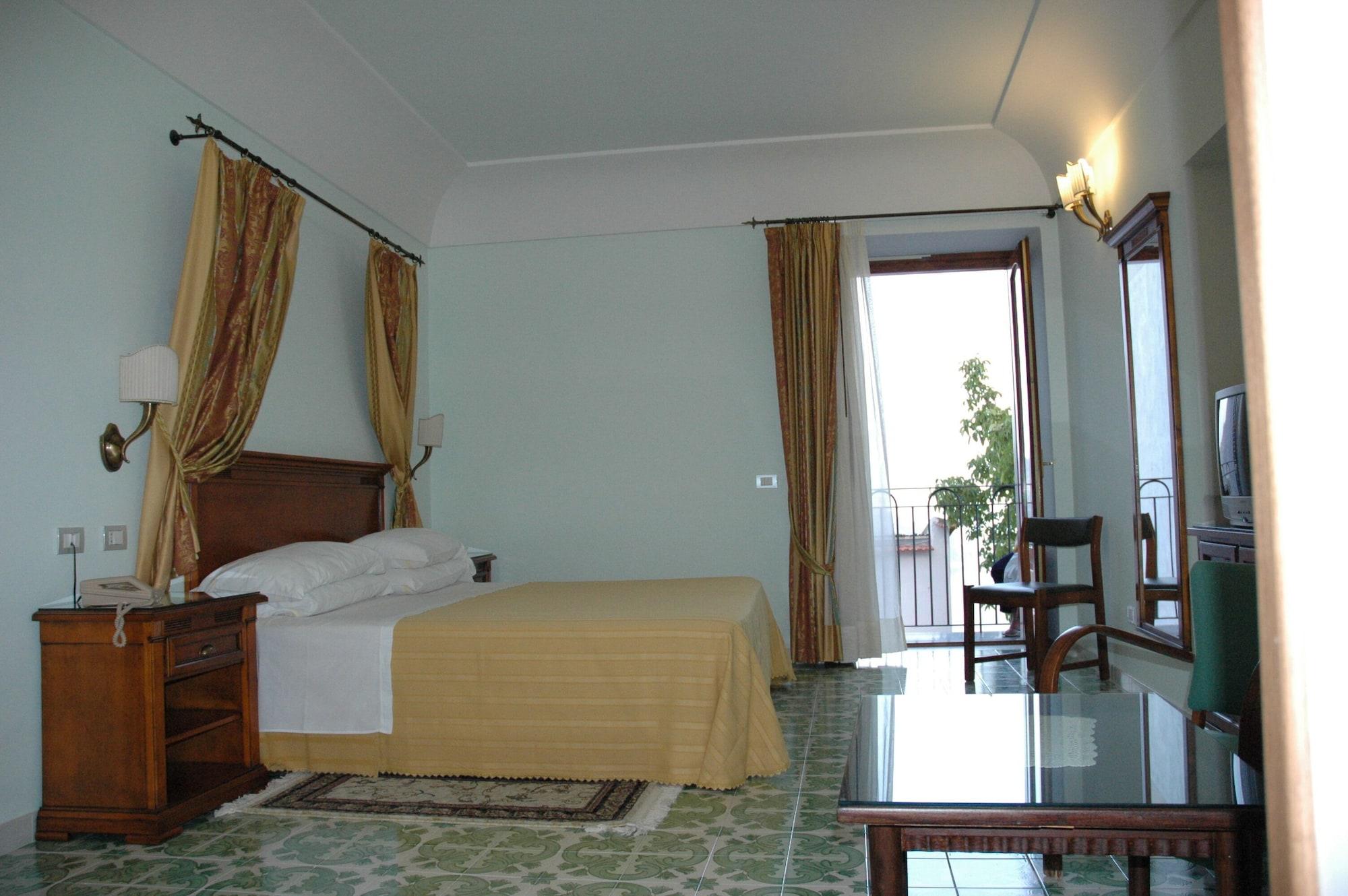 Hotel Rufolo ราเวลโล ภายนอก รูปภาพ