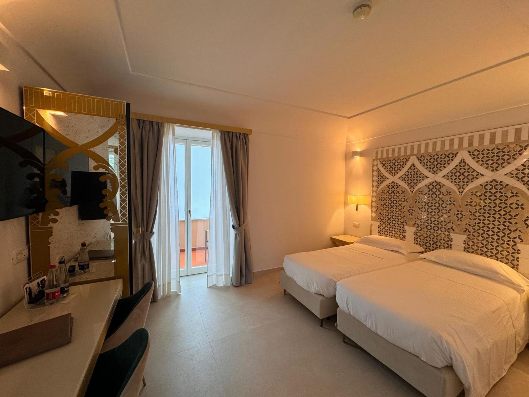 Hotel Rufolo ราเวลโล ภายนอก รูปภาพ