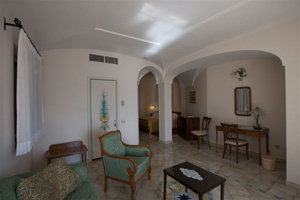 Hotel Rufolo ราเวลโล ภายนอก รูปภาพ