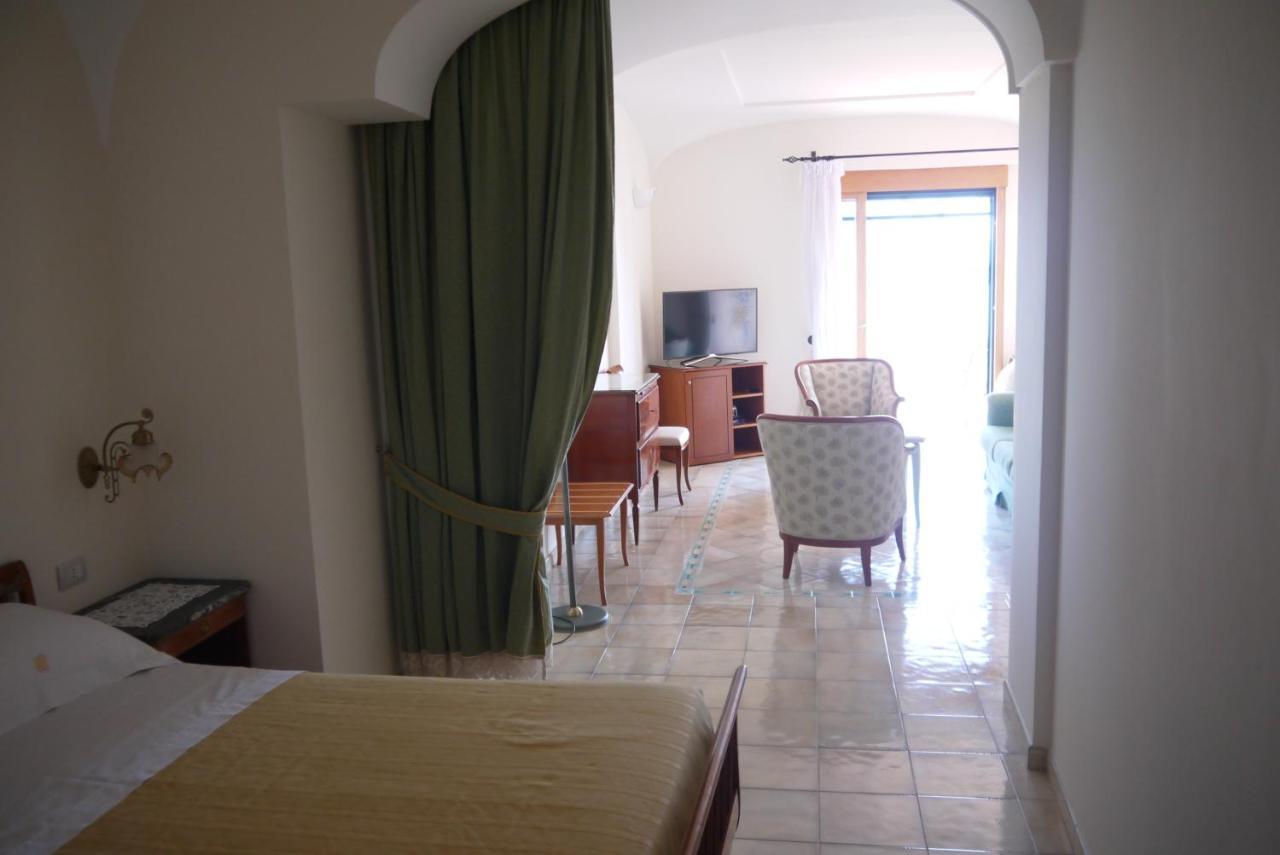 Hotel Rufolo ราเวลโล ภายนอก รูปภาพ
